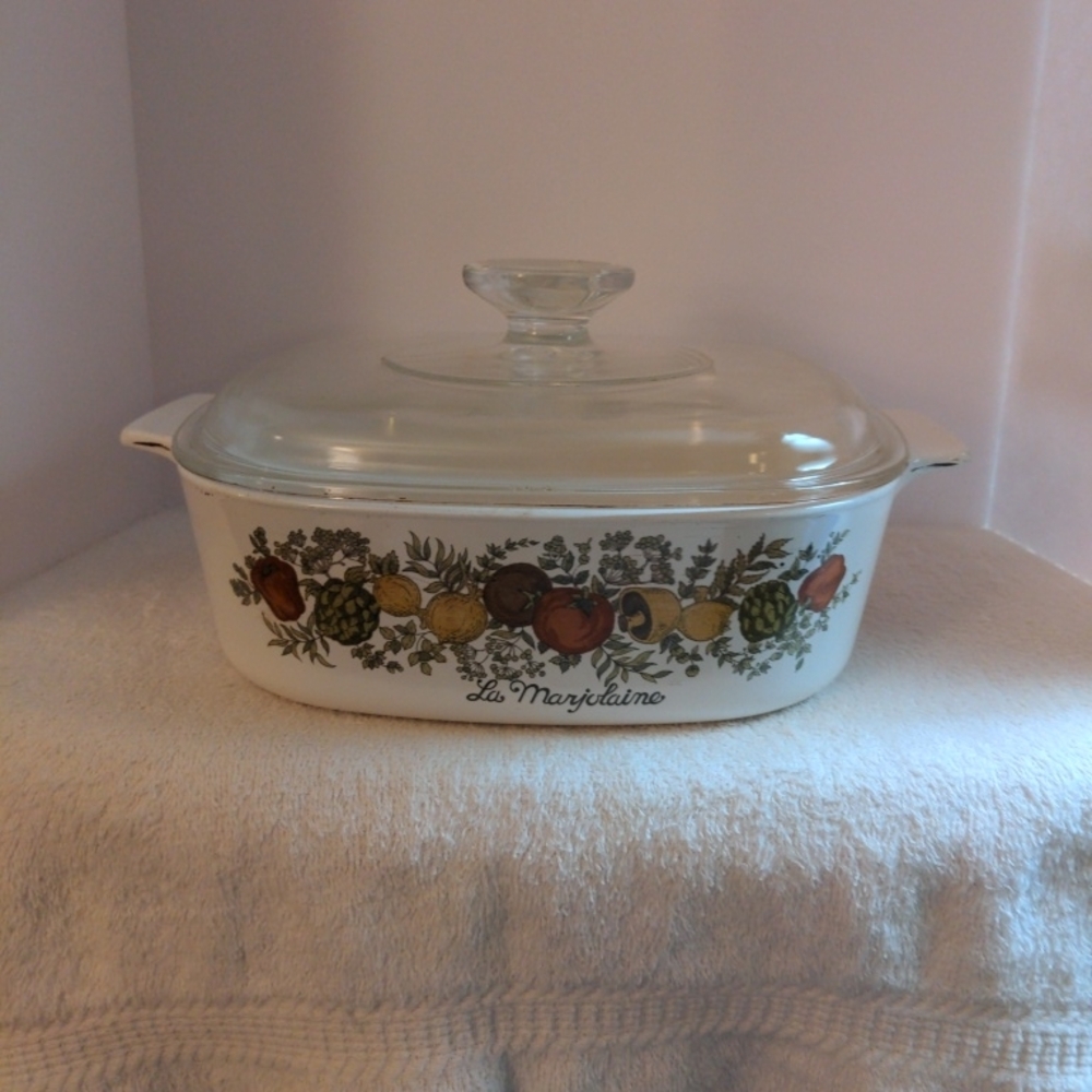 Corningware La Marjolaine Casserole Dish with Glass Lid